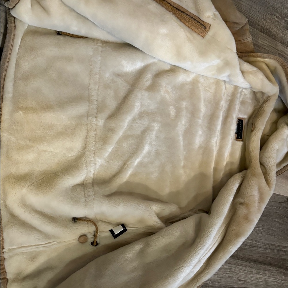 Gallery suede coat. Large. Very heavy. - Picture 6 of 8